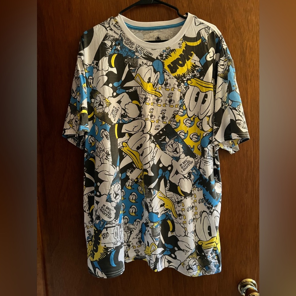NWOT DISNEY THEME SHIRT